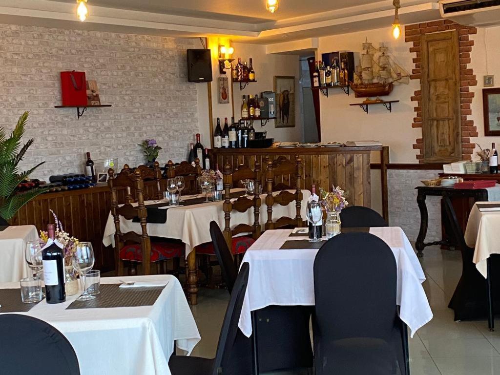 Hostal Mainz Piedralaves Extérieur photo