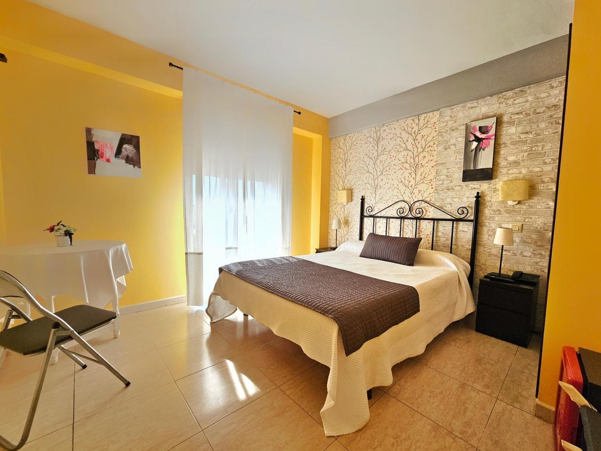 Hostal Mainz Piedralaves Extérieur photo