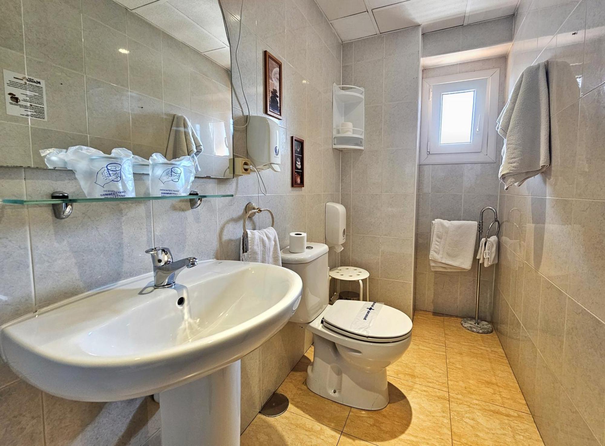 Hostal Mainz Piedralaves Extérieur photo