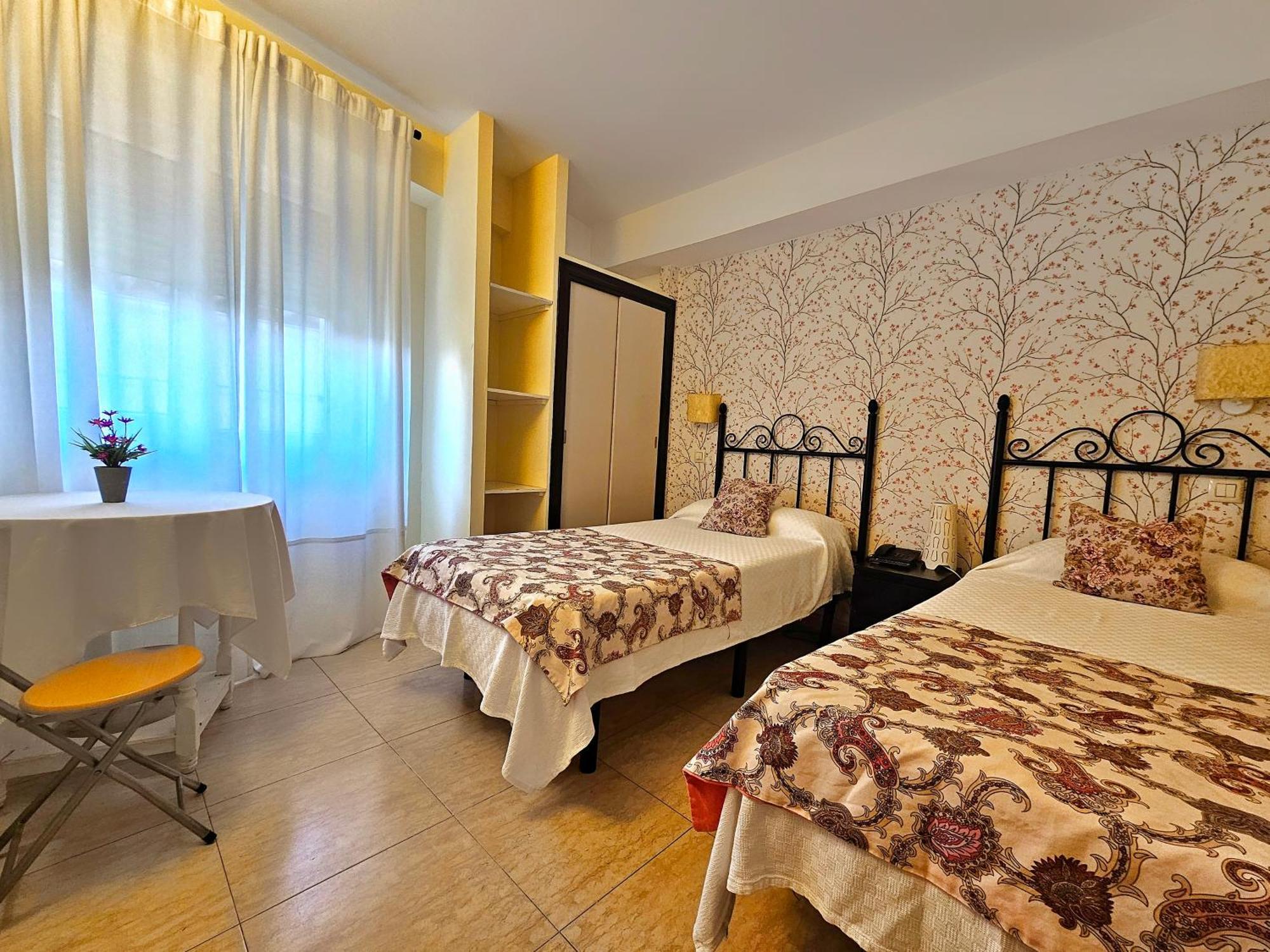 Hostal Mainz Piedralaves Extérieur photo