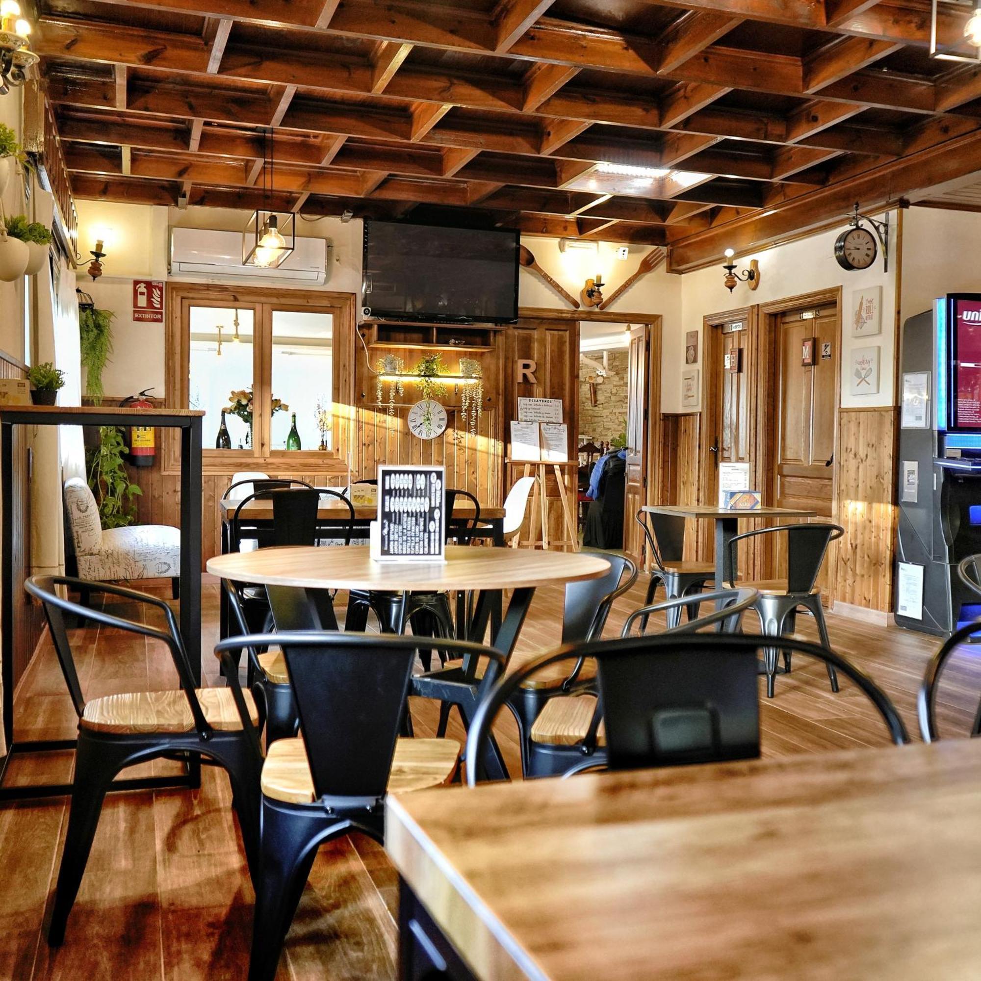 Hostal Mainz Piedralaves Extérieur photo