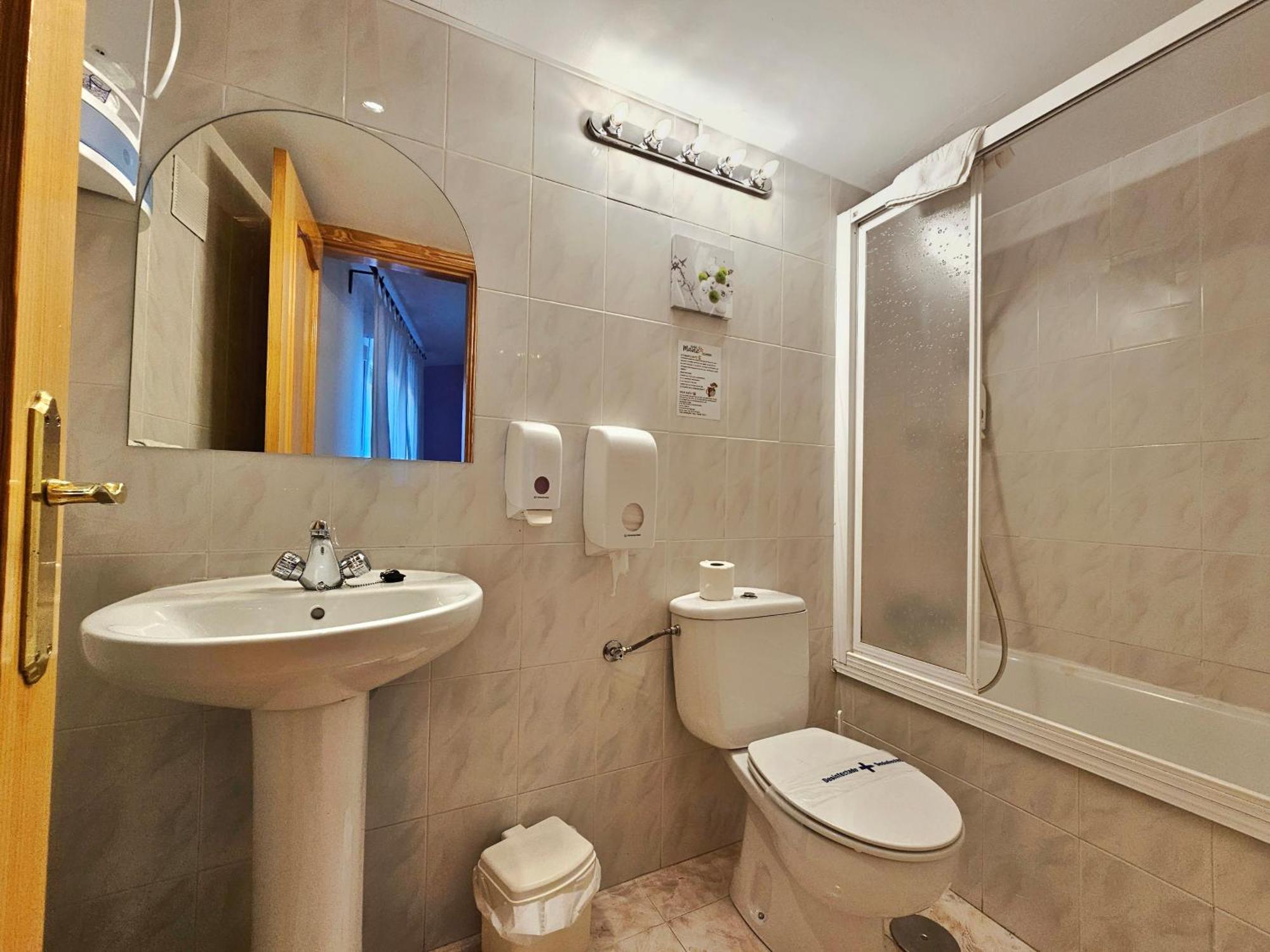 Hostal Mainz Piedralaves Extérieur photo