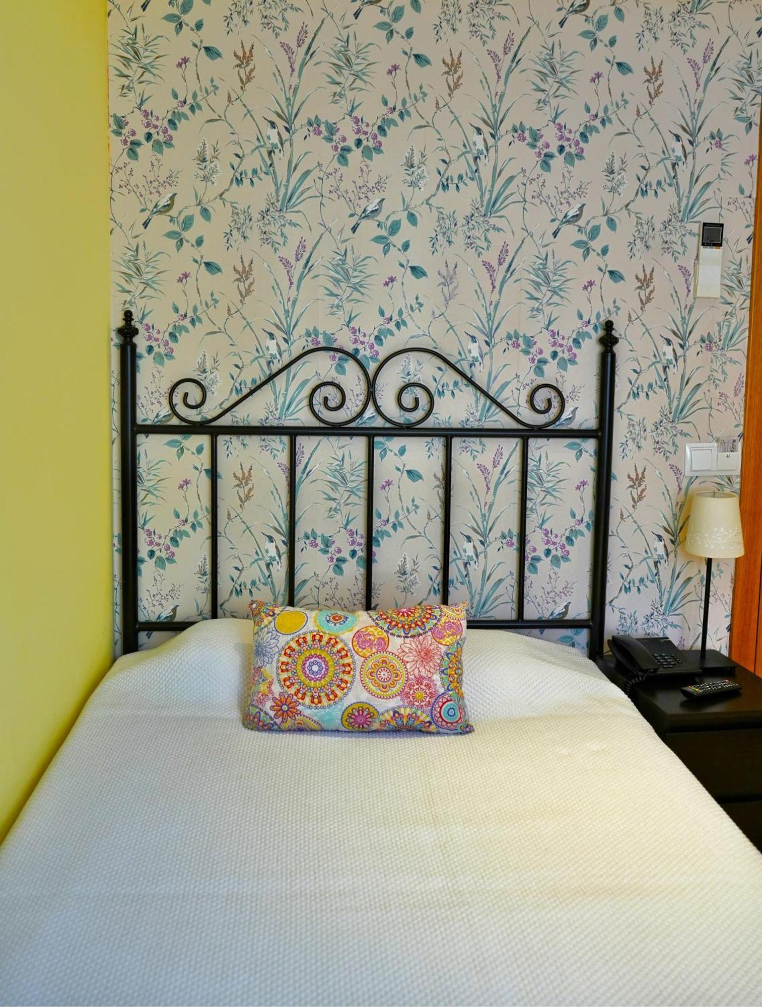 Hostal Mainz Piedralaves Extérieur photo
