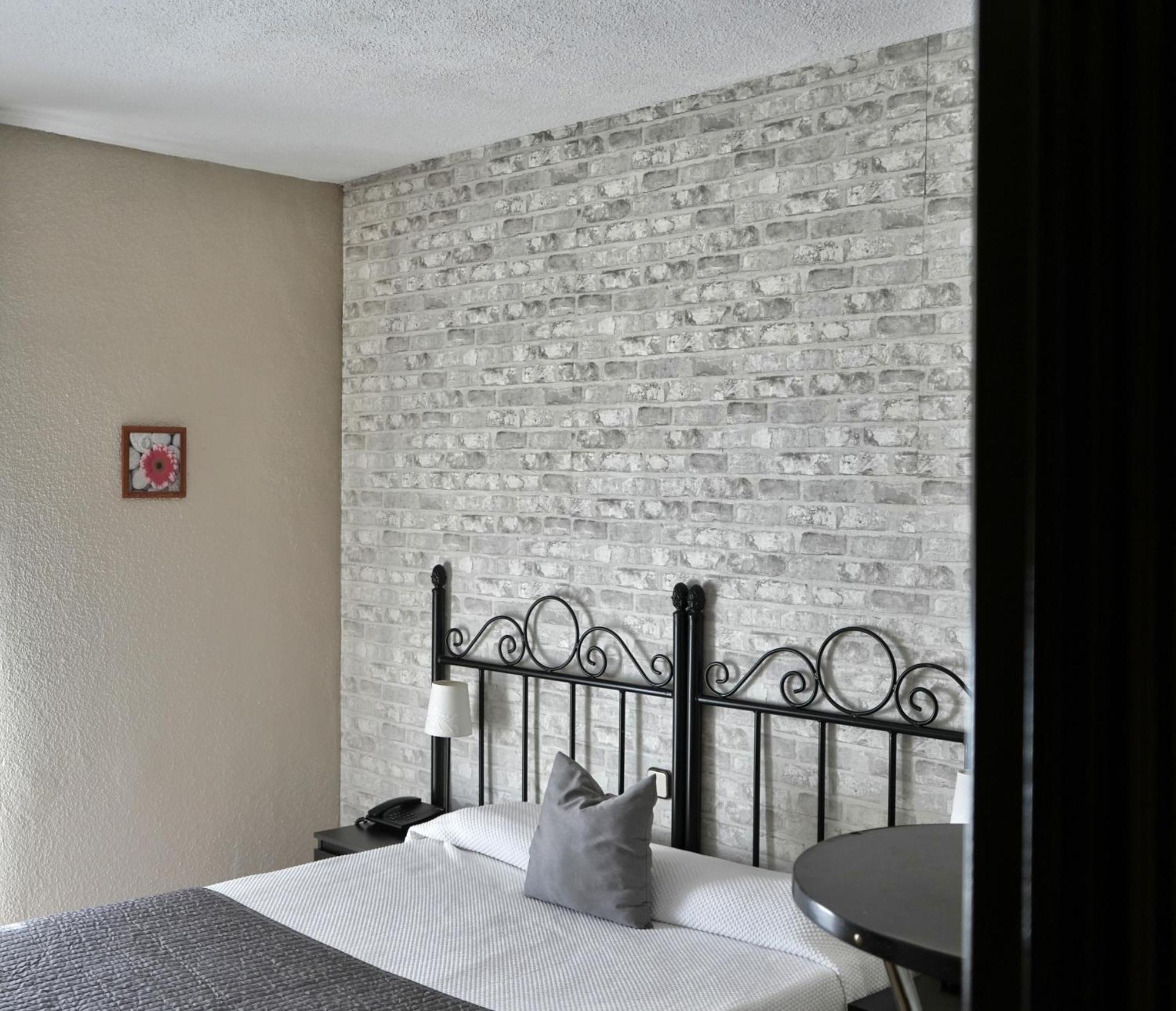 Hostal Mainz Piedralaves Extérieur photo